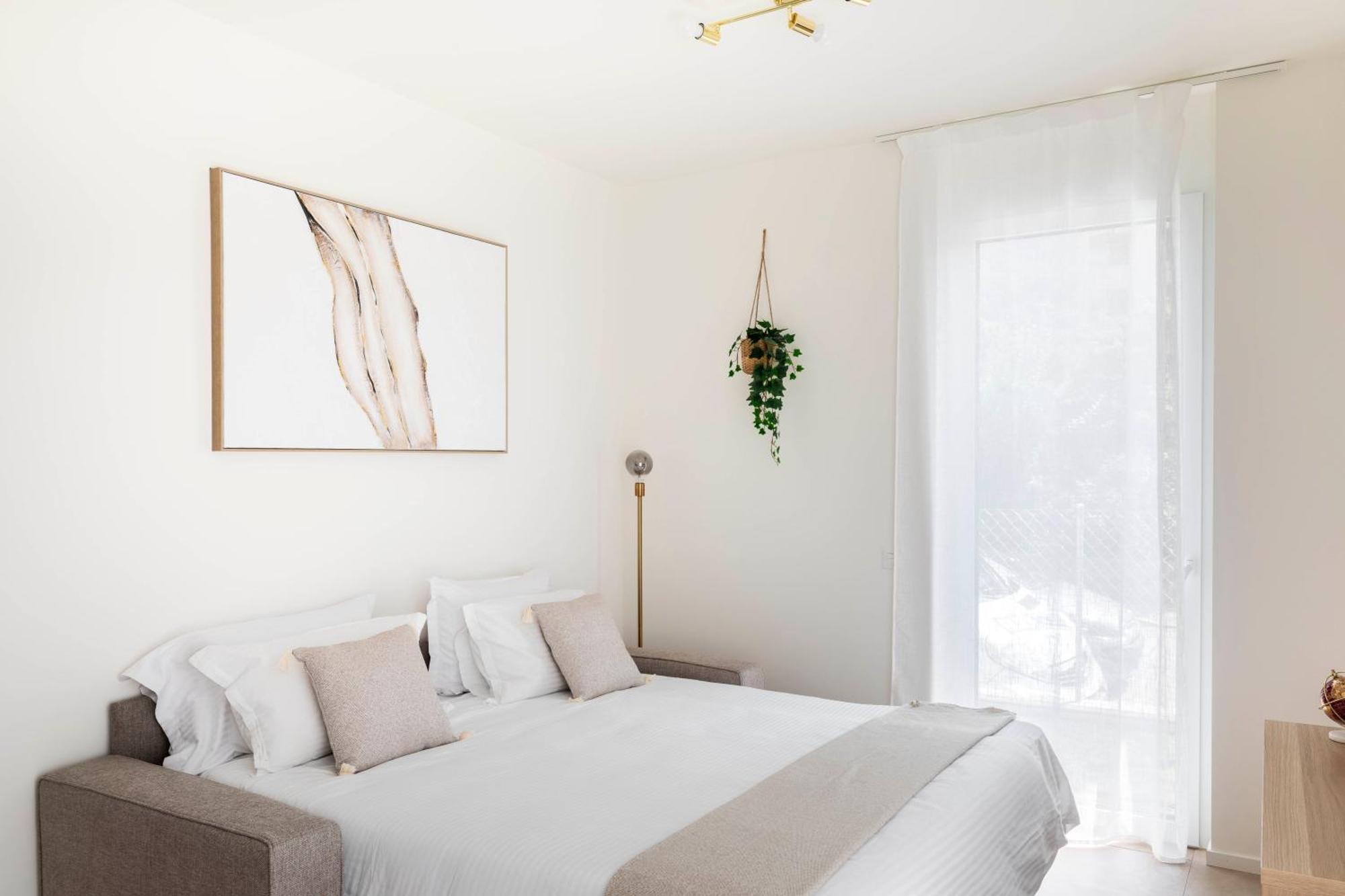 Regalia Suites - Free Parking ลูกาโน ภายนอก รูปภาพ