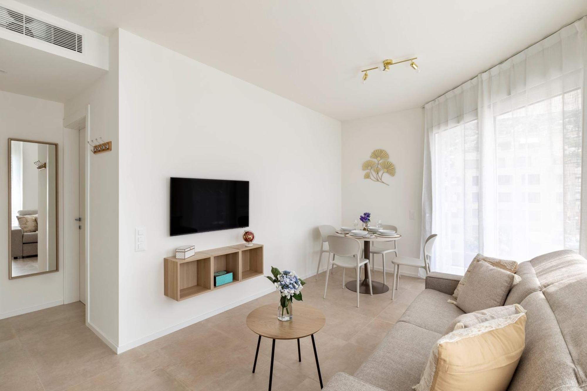 Regalia Suites - Free Parking ลูกาโน ภายนอก รูปภาพ