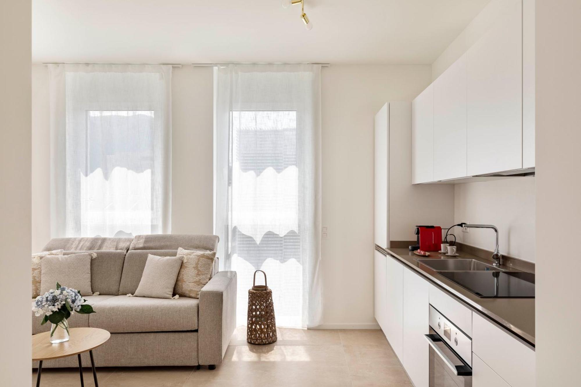 Regalia Suites - Free Parking ลูกาโน ภายนอก รูปภาพ